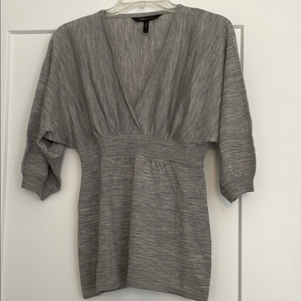 Women’s Gray V-Neck Sweater Top